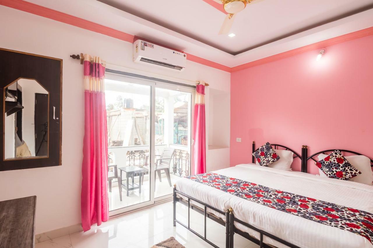 Queen Of Queen'S Hotel Calangute Kültér fotó