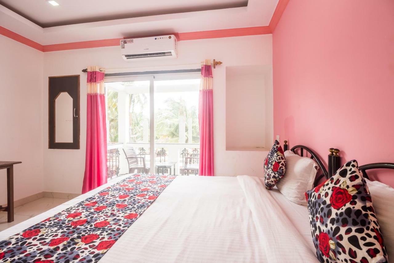 Queen Of Queen'S Hotel Calangute Kültér fotó